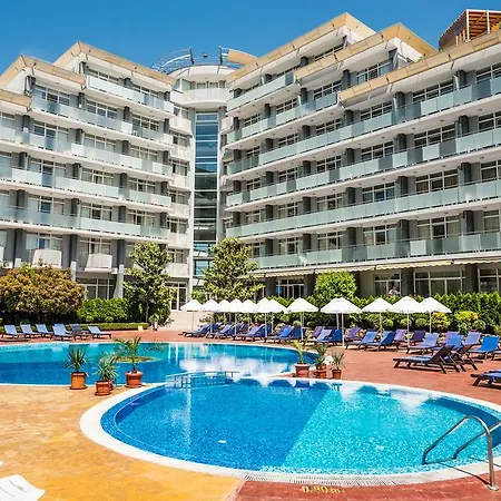 Perla 3*