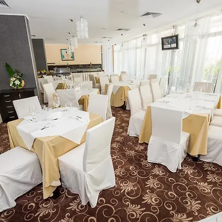 Perla Hotel 3*